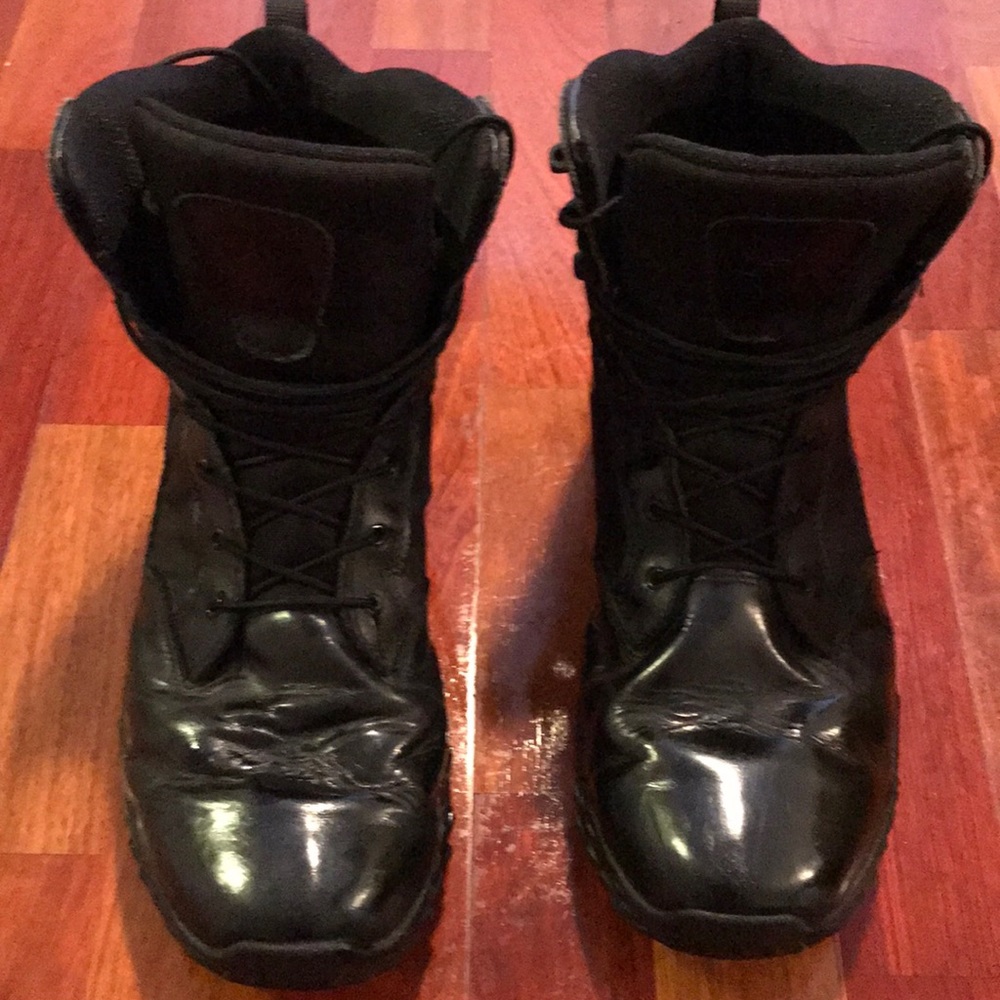 Men’s Under Armour Boots 🥾